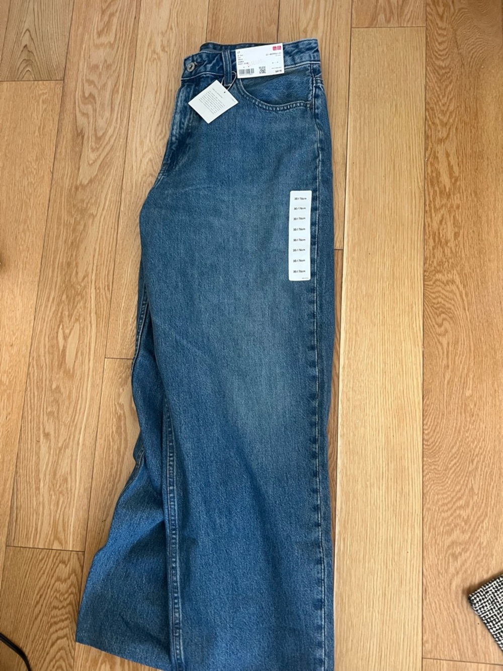 Uniqlo Light Blue Wide-Leg Jeans - Picture 4 of 4
